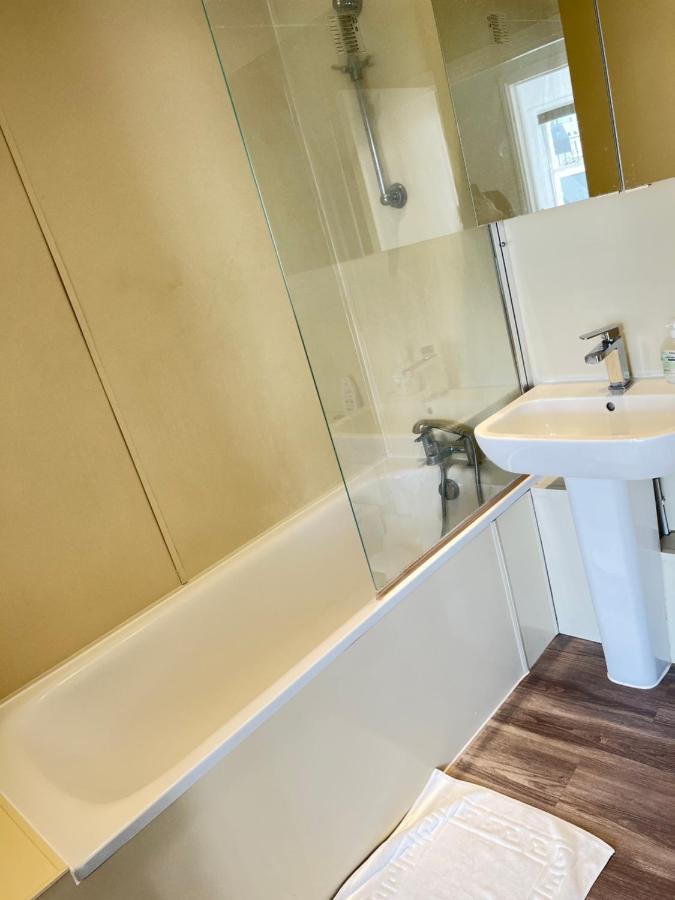 Entire Two Double Bedrooms Flat With River Yare View H6 グレート・ヤーマス エクステリア 写真