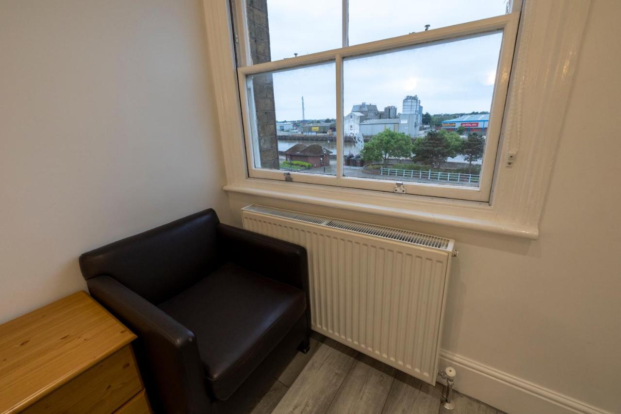 Entire Two Double Bedrooms Flat With River Yare View H6 グレート・ヤーマス エクステリア 写真