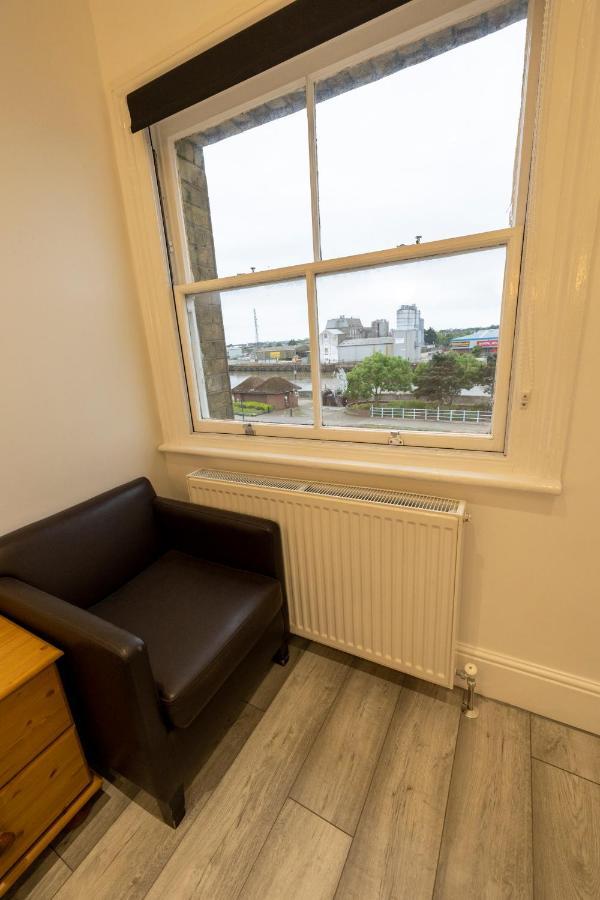 Entire Two Double Bedrooms Flat With River Yare View H6 グレート・ヤーマス エクステリア 写真